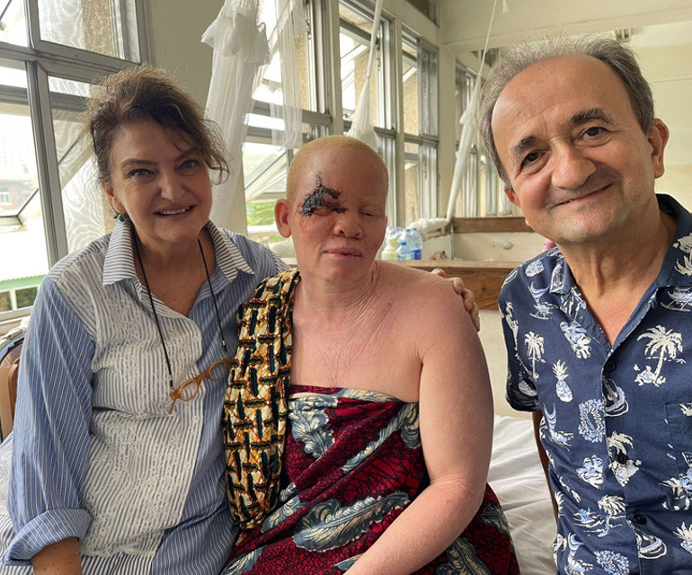 Siyah ülkenin lanetli beyazları! Ve Afrikanın Türk Annesi... Siyah ülkenin lanetli beyazları! Ve Afrikanın Türk Annesi...