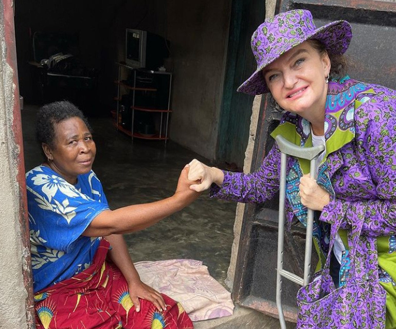 Siyah ülkenin lanetli beyazları! Ve Afrikanın Türk Annesi... Siyah ülkenin lanetli beyazları! Ve Afrikanın Türk Annesi...