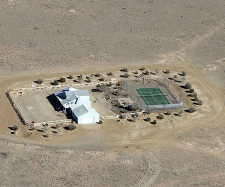 NEW MEXICODA ÇİFTLİK, PARİSTE DAİRE