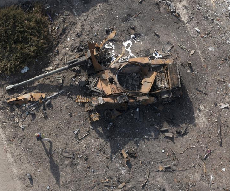 Ukraynadaki savaşın gizli kahramanları... Putini kendi silahı ile vuruyorlar!