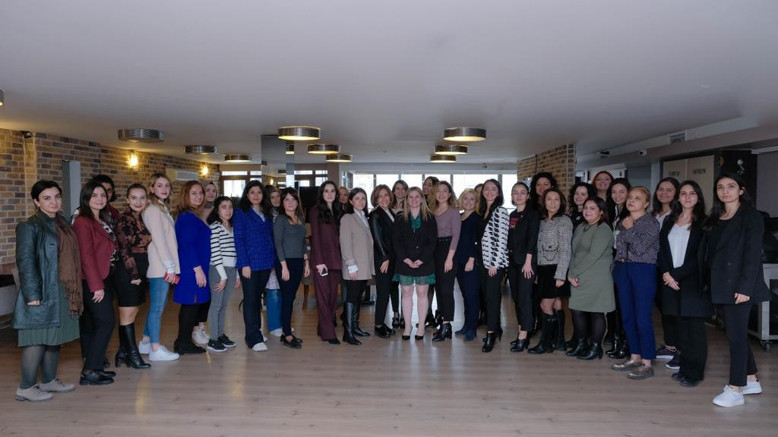 Şiddete karşı dayanışma