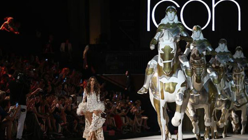 Dünyaca ünlü 5 mankenle 60 milyon dolar ciroya koşuyor