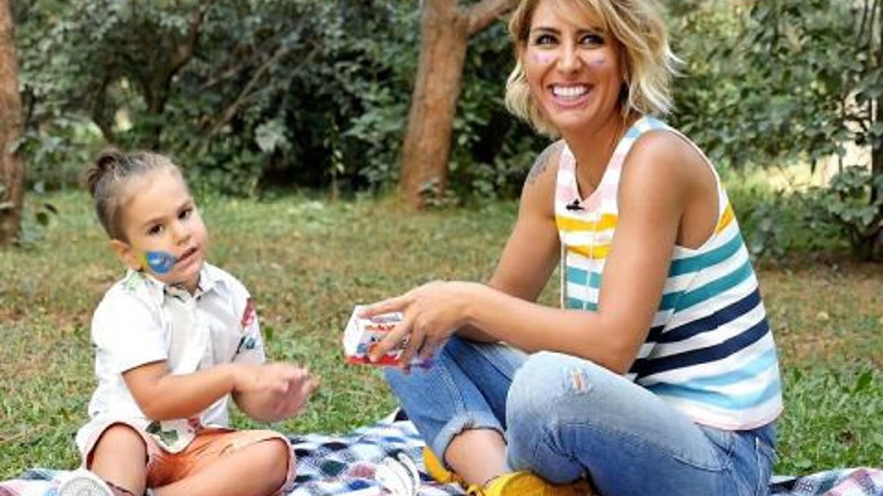 Yüzüne balık çizen Batu, Kinder Surprise kazandı