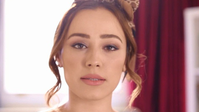 Elçin Sangu makyajı nasıl yapılır?