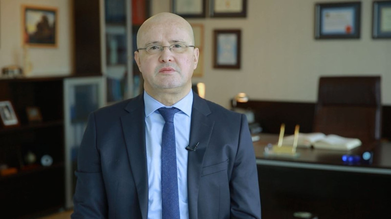 Parkinson hastalarına uygulanan beyin pili ameliyatı hakkında merak edilenler