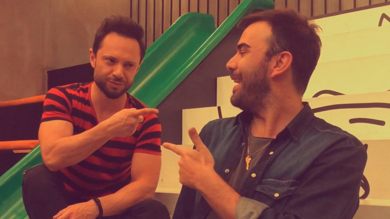 Özgün hangi meslektaşlarına meydan okudu?