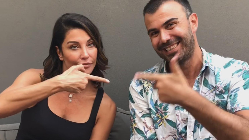 Deniz Akkaya: Evdeki çamaşırları erkek arkadaşım yıkar.