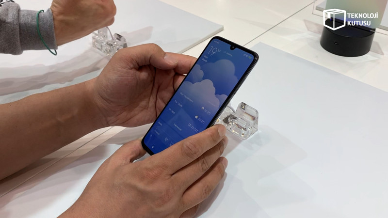  Beklenen Xiaomi Mi 9 resmen duyuruldu!