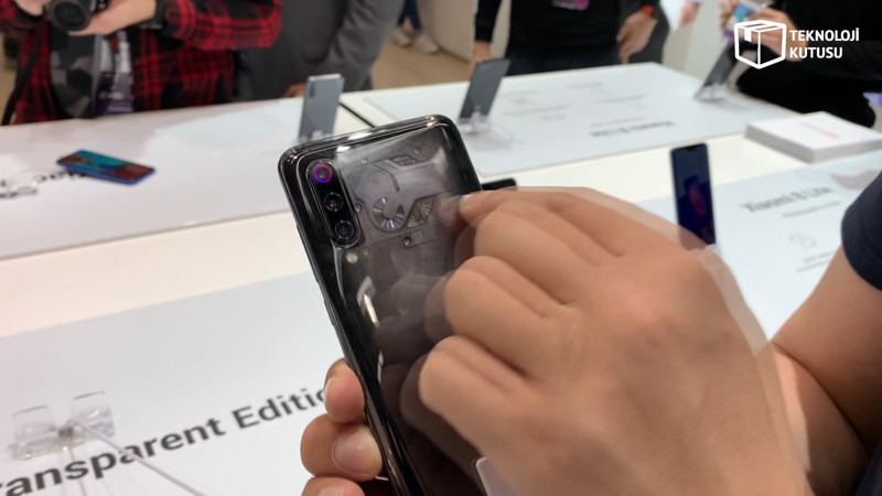 Xiaomi Mi 9 Transparent Edition karşınızda!