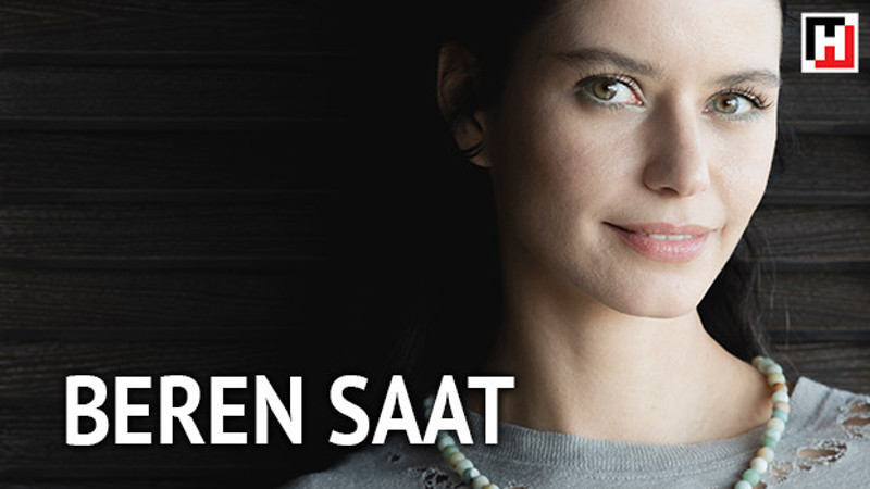 Beren Saat,  Hürriyet Pazar'da