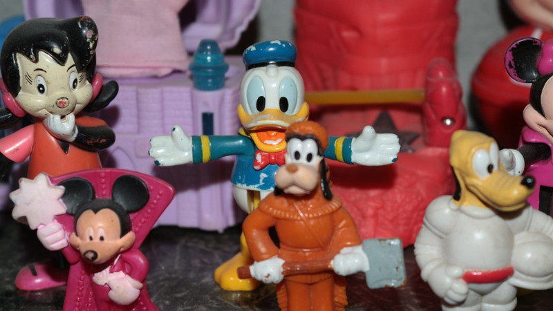 Çocuk menüsü oyuncaklarından 3500 parçalık koleksiyon yaptı