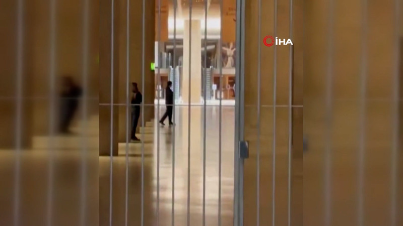 Paris’teki Louvre Müzesi’nde soygun