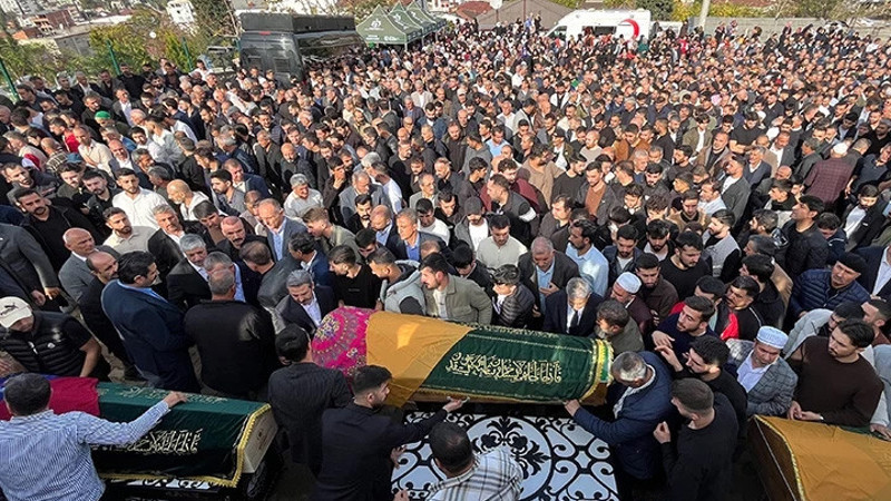 Kozmetik fabrikasında hayatını kaybedenler, son yolculuklarına uğurlandı