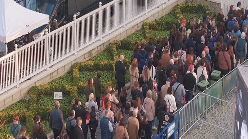 Dolmabahçe'de oluşan yoğunluk havadan görüntülendi