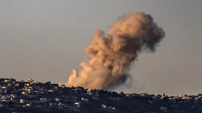 İsrail'den Lübnan'ın güneyine peş peşe hava saldırıları