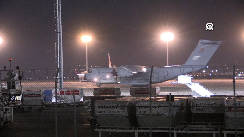 Gürcistan'da düşen askeri kargo uçağında şehit olan askerlerimizin naaşlarını taşıyan uçak Tiflis'ten ayrıldı