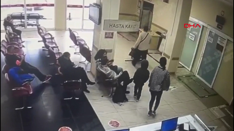 Fatih'te gıda zehirlenmesi şüphesi: Ailenin hastaneye giriş görüntüleri ortaya çıktı