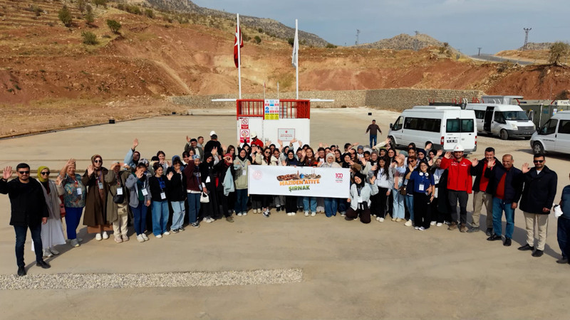 Enerji Bakanlığı Gabar'daki petrol üretim tesisinde öğrencileri ağırladı