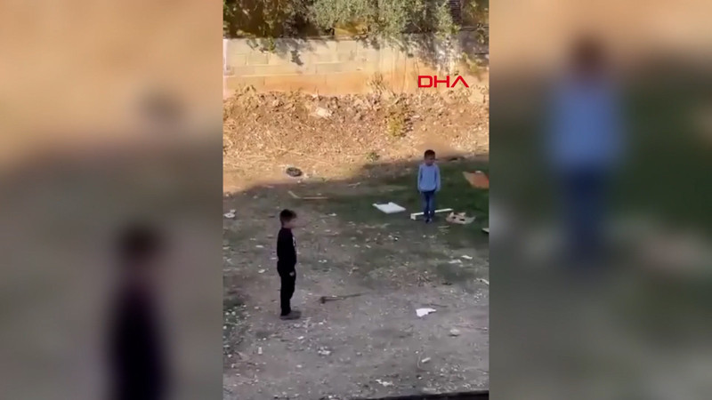 AFAD'ın siren testi sırasında çocuklar esas duruşa geçti! İşte o anlar