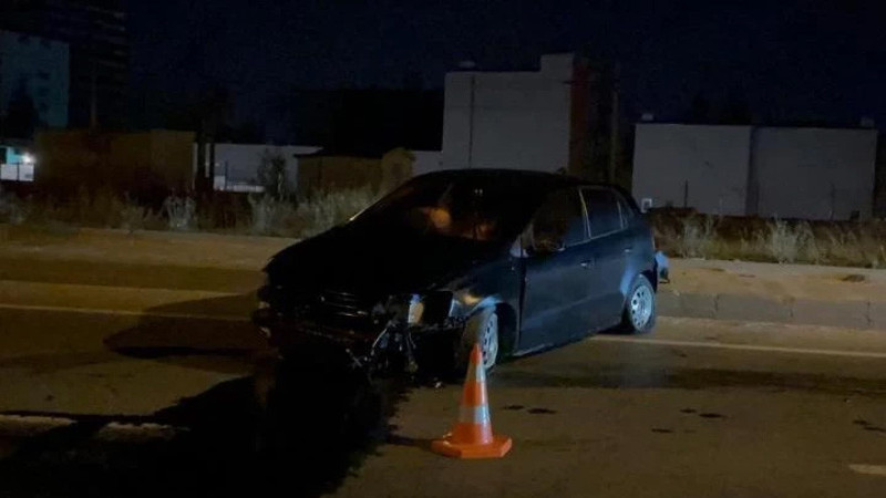 Metrelerce sürüklenen araçta kazayı sıyrık bile almadan atlattılar