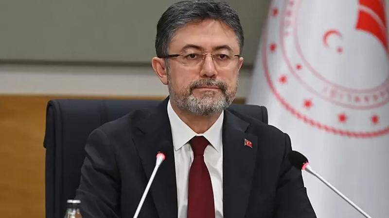 Bakan Yumaklı: Son tüketim tarihi geçmiş 30 ton gıda ele geçirildi