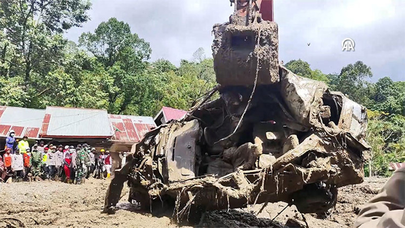Endonezya'da şiddetli yağışların yol açtığı afetlerde ölenlerin sayısı 248'e yükseldi