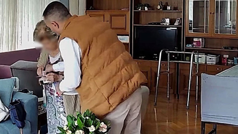 Manda yoğurdu satma bahanesiyle yaşlıları 'tırnakçılık'la dolandırdı