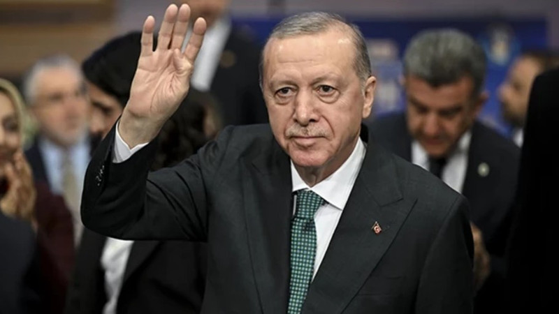 Cumhurbaşkanı Erdoğan&#39;dan &#214;zg&#252;r &#214;zel&#39;e tepki