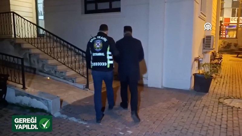 Ambulansa yol vermeyen s&#252;r&#252;c&#252; yakalandı