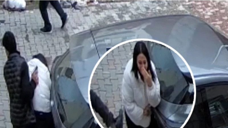 Kağıthane’de eşini sokak ortasında silah çekip darbetti