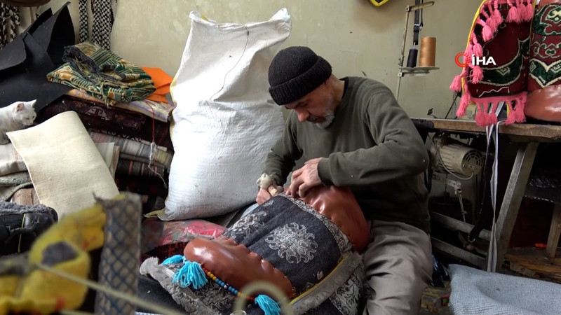 55 yıldır semercilik yapan usta teknolojiye meydan okuyor