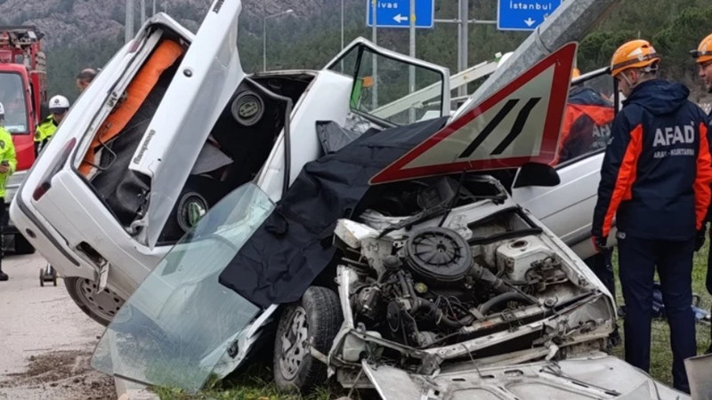 Avukat, duruşmaya giderken kazada yaşamını yitirdi