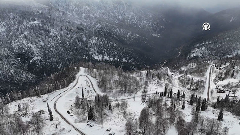 Türkiye’nin biyosfer rezervi alanı Camili Havzası beyaz örtü ile kaplandı