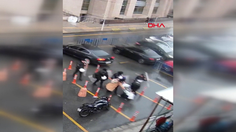 İstanbul'da polis kalkanı, anne ve bebeğini fırtınadan korudu