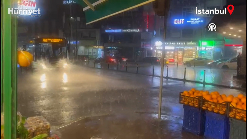 İstanbul'da kuvvetli yağmur ve şiddetli rüzgar etkili oluyor