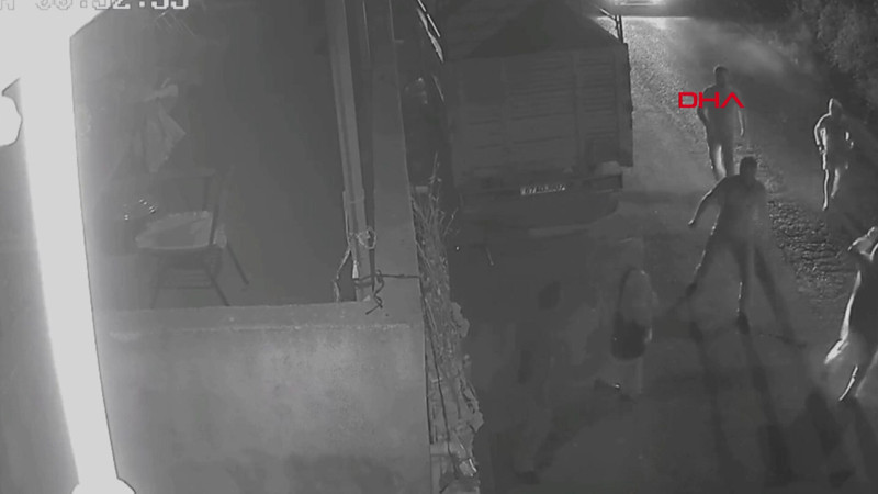 Babaanne ve 2 torununun öldüğü bıçaklı kavganın görüntüleri ortaya çıktı