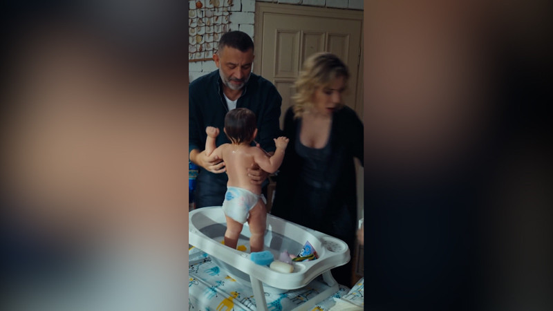 ‘Arka Sokaklar’da mutlu aile tablosu
