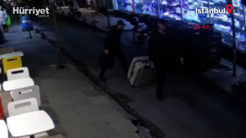 Şişli'deki kadın cinayetinde şüphelilerin cesedi valiz ile taşıdıkları anlar kamerada