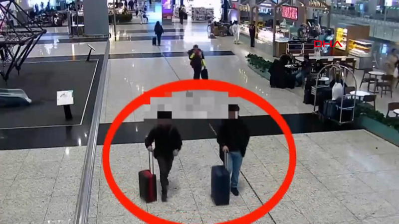 Şişli cinayetinin şüphelilerinin İstanbul Havalimanı’ında yakalandığı anların görüntüleri ortaya çıktı