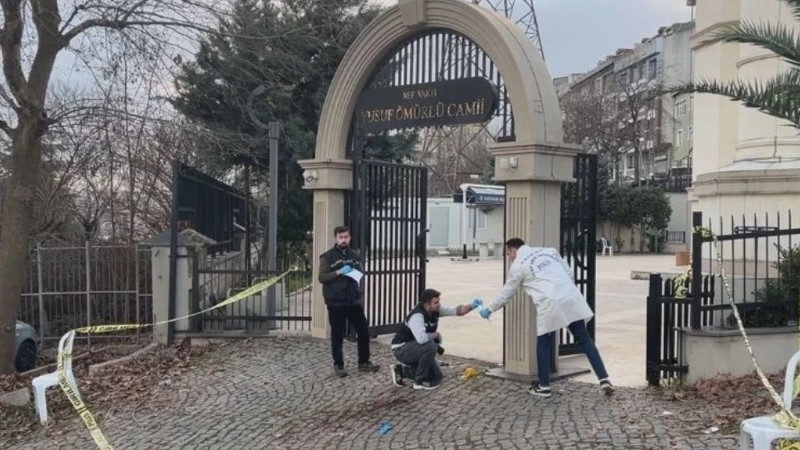 Annelerinin cenazesinde miras paylaşımı cinayeti; ağabey kardeşini silahla vurdu