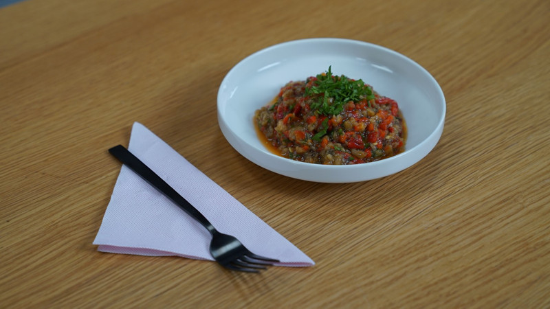 Köz patlıcan salatası