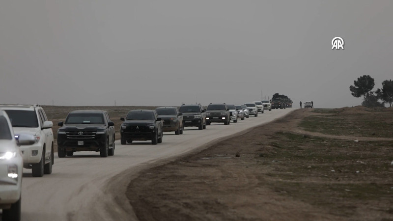 Suriye İçişleri Bakanlığına bağlı güvenlik konvoyu YPG'nin işgali altındaki Haseke'ye giriş yaptı