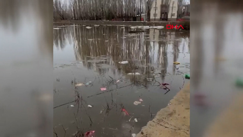 Sivas'ta kar suları taşkına neden oldu