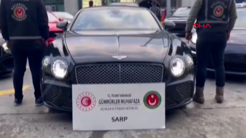 Gümrükten usulsüz geçirilen 65 lüks araca el konuldu