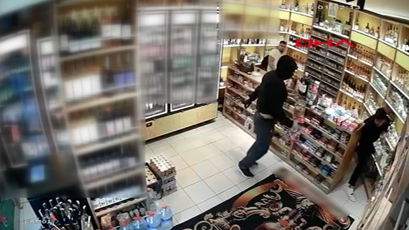 Şişli’de tekel bayinde silahlı saldırı; sandalyeyle kendini korumaya çalıştı!