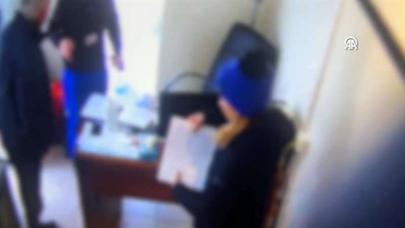 İstanbul'da devlet hastanesinde görevli 2 doktor "rüşvet" suçlamasıyla gözaltına alındı