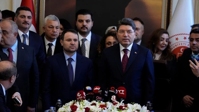 Adalet Bakanlığı'nda devir teslim töreni: Bakan Gürlek görevi teslim aldı