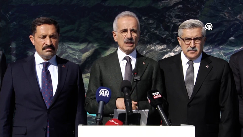Bakan Uraloğlu: Dörtyol-Hassa Demiryolu ve Otoyolu Projesi'ni hayata geçiriyoruz