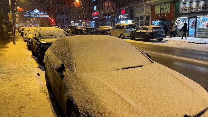 Erzurum'da kar yağışı etkili oldu