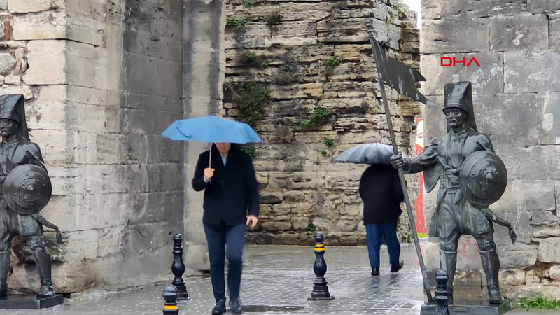 İstanbul'da yağmur etkili oluyor